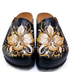 Calceo Handpainted Navy Cream Women's Clogs